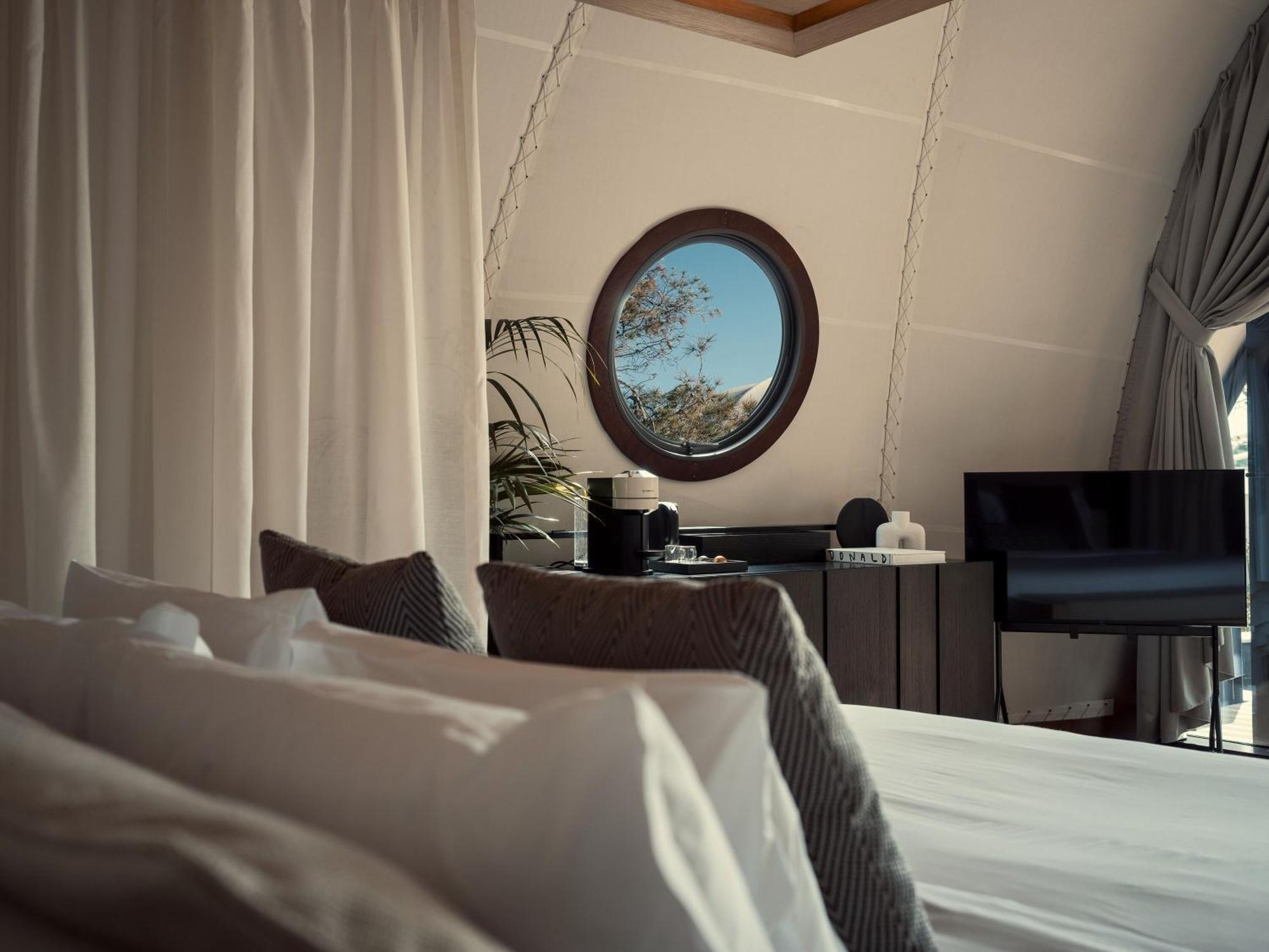 91 Athens Riviera, The Resort ภายนอก รูปภาพ